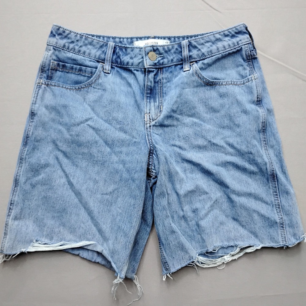 Hollister Low-Rise Baggy Jorts Light Wash Raw Hem Denim Shorts Size 6